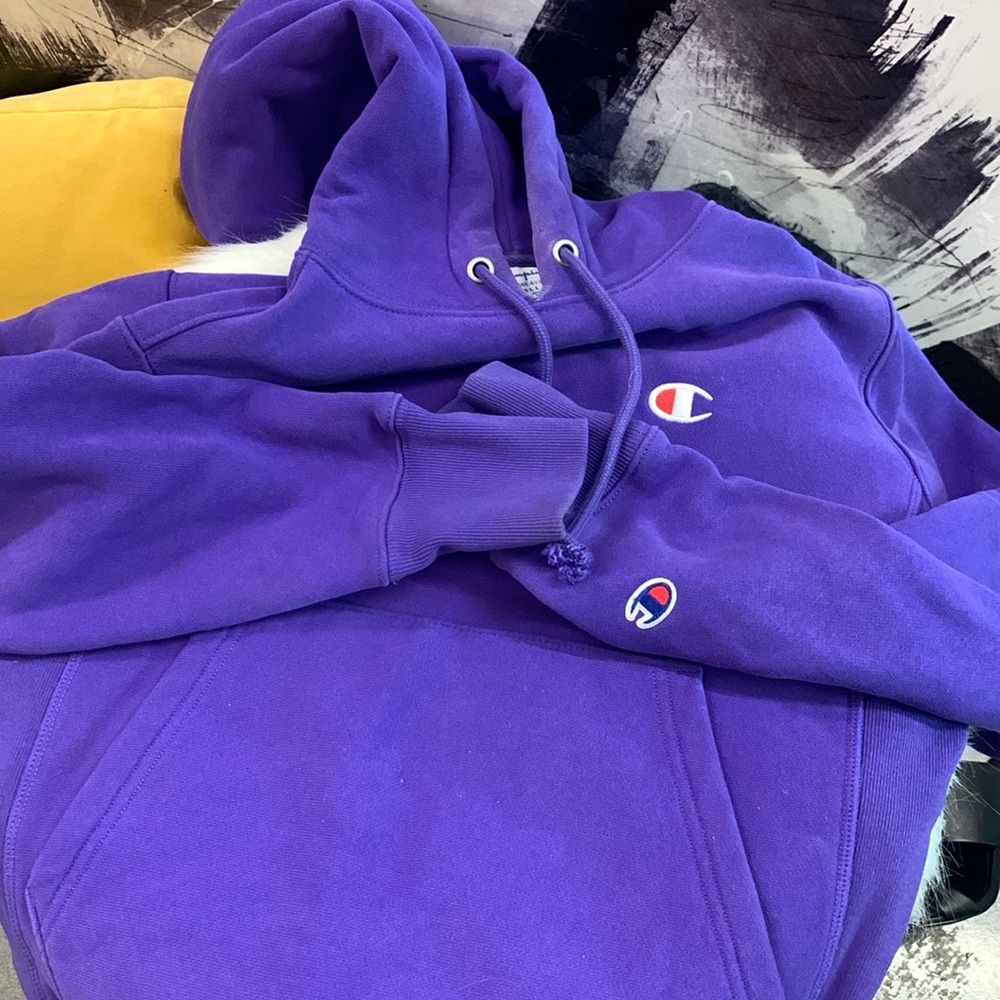 Champion hoodie. Worn a few times. Xs unisex.